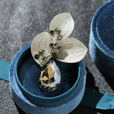 Leaf natural crystal brooch