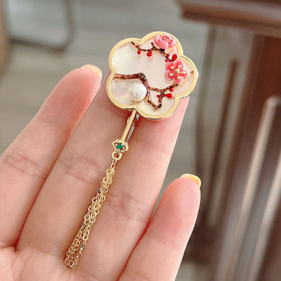 Uanfan natural shell brooch