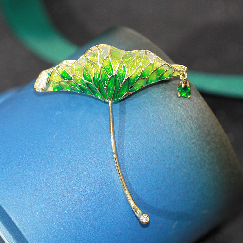 Fresh green lotus leaf brooch