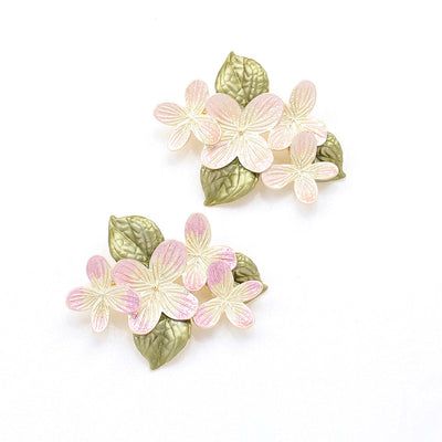 Gentle and elegant cherry blossom brooch