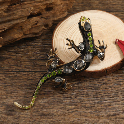 Gecko natural crystal brooch