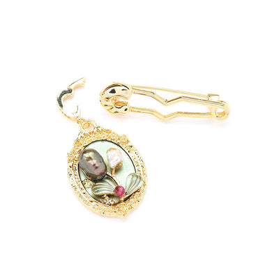 Retro framed brooch
