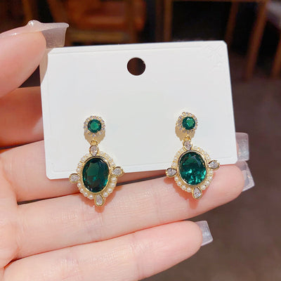 Elegant oval natural crystal earrings