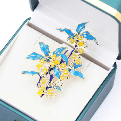 Osmanthus tree brooch
