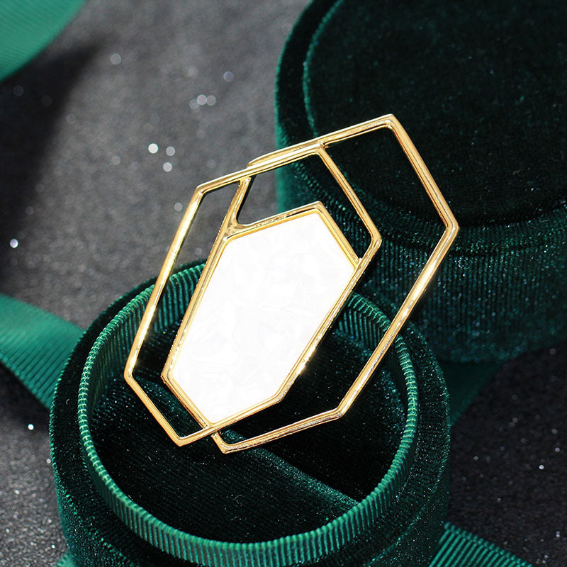 Double hexagonal brooch