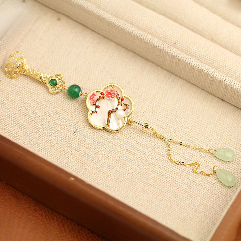 Natural shell tassel brooch