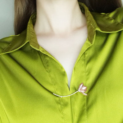 Lotus elegant plant brooch