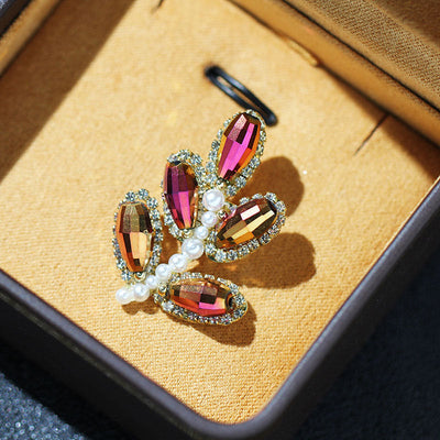 Small leaf natural crystal brooch