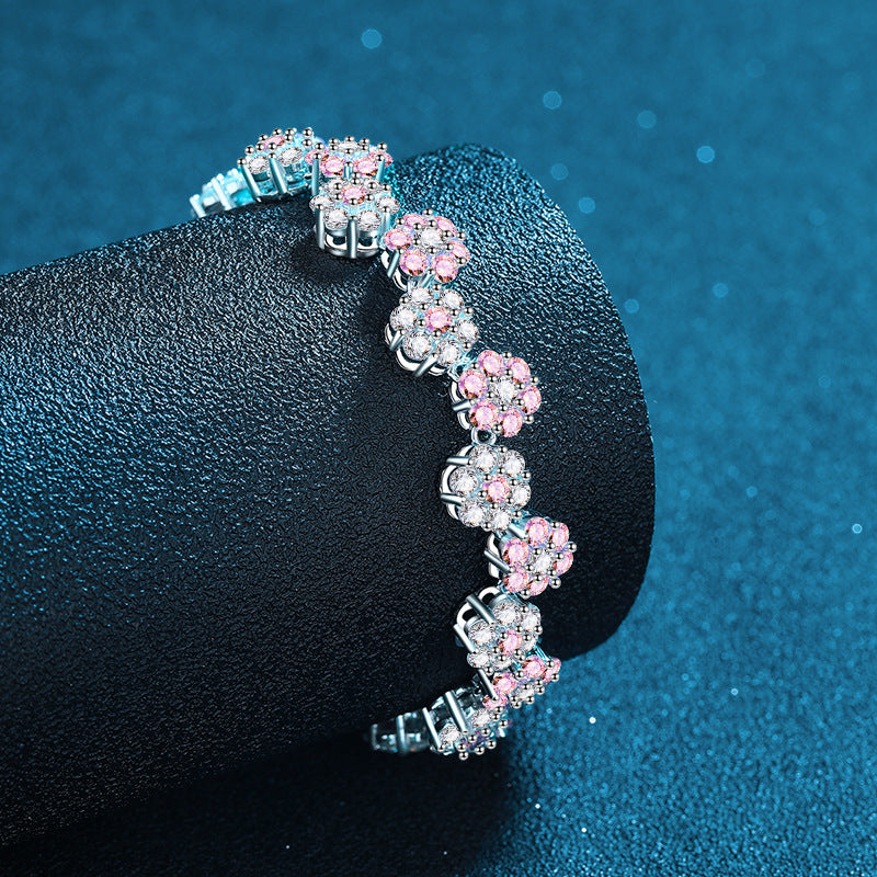Fashionable six-petal flower natural diamond bracelet