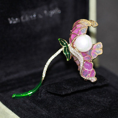 Lotus natural freshwater pearl brooch