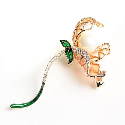 Lotus natural freshwater pearl brooch