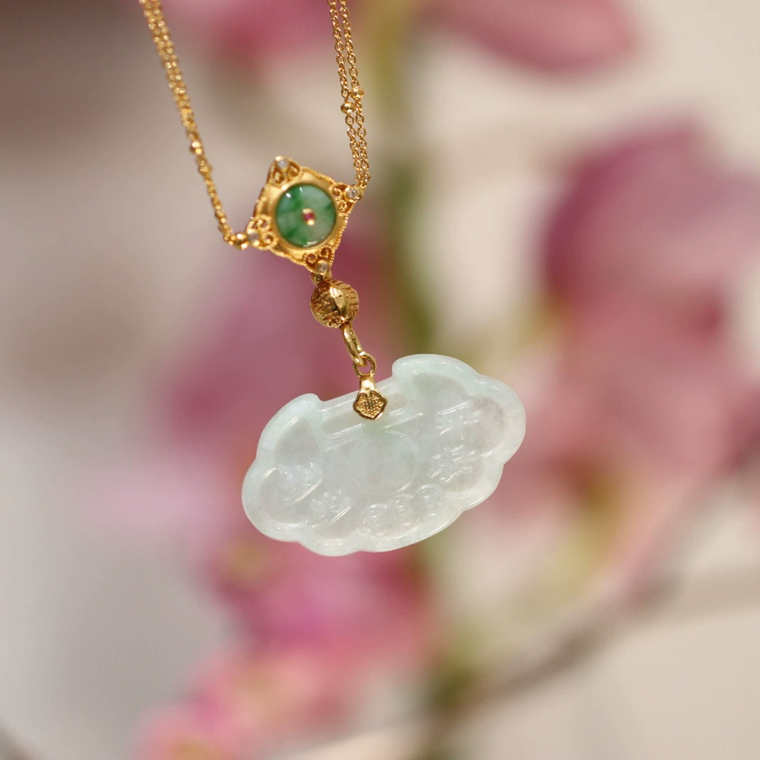 Natural Emerald Jade Stone Lucky Lock Pendant Bracelet