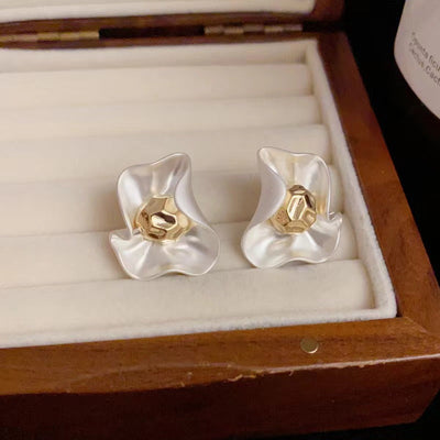 Irregular flower earrings