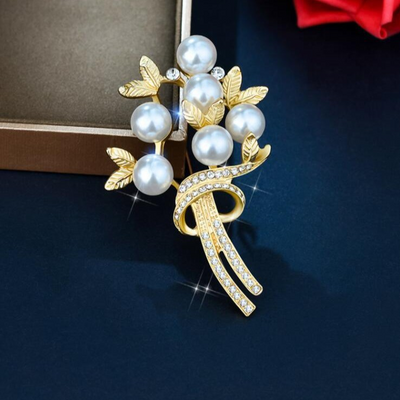 Gold December Birthday Flower Brooch