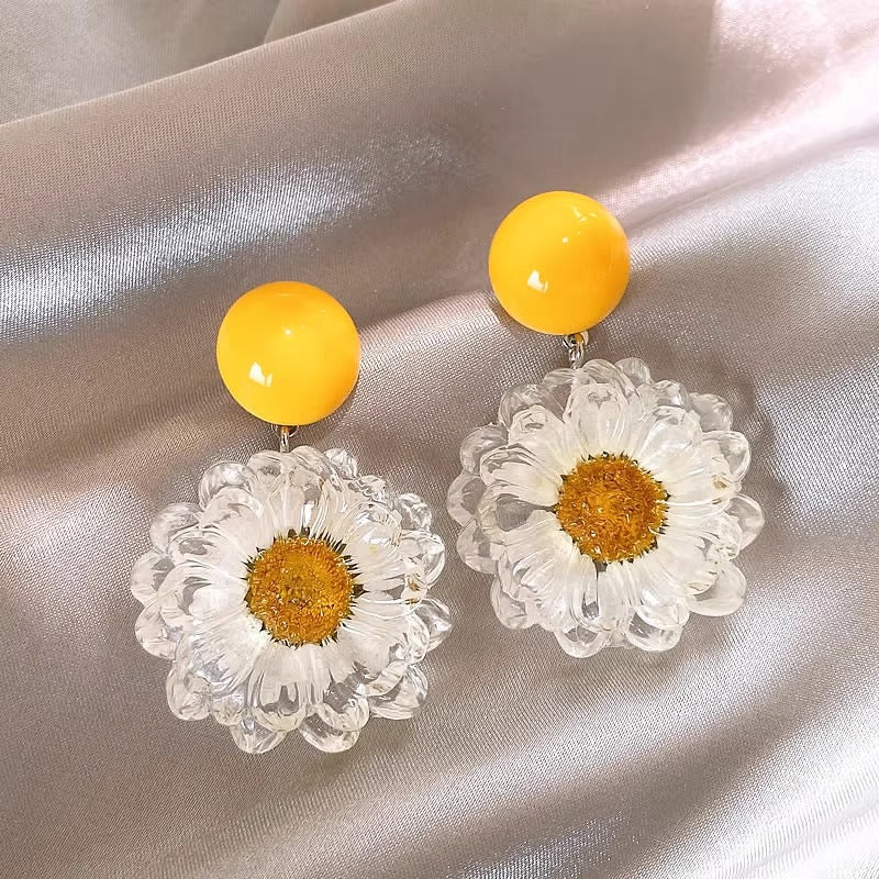 Natural Crystal Daisy Flower Earrings