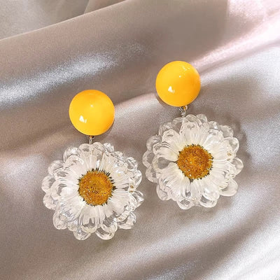 Natural Crystal Daisy Flower Earrings