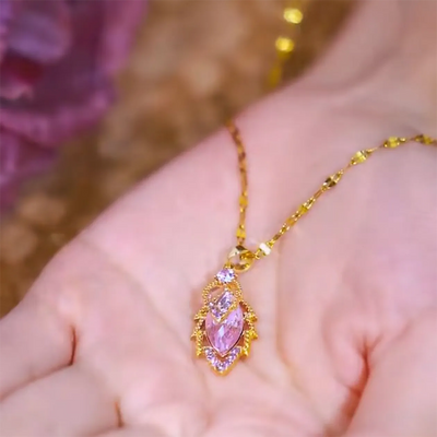 Natural crystal necklace with leaves