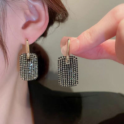 Geometric square ear buckles