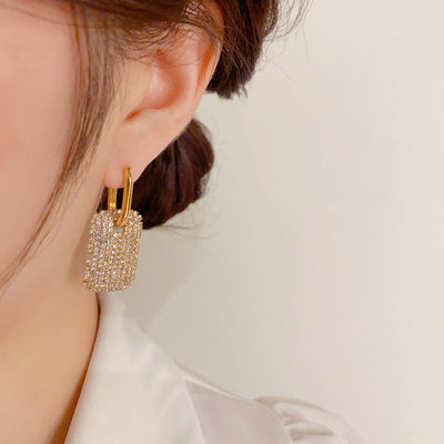 Geometric square ear buckles