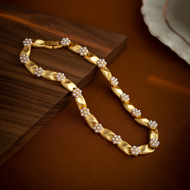 Small Pearl Flower Natural Freshwater Pearl Necklace