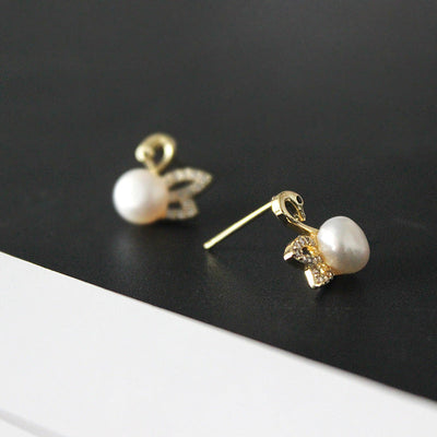 Little Swan ? Pearl Zircon Earrings