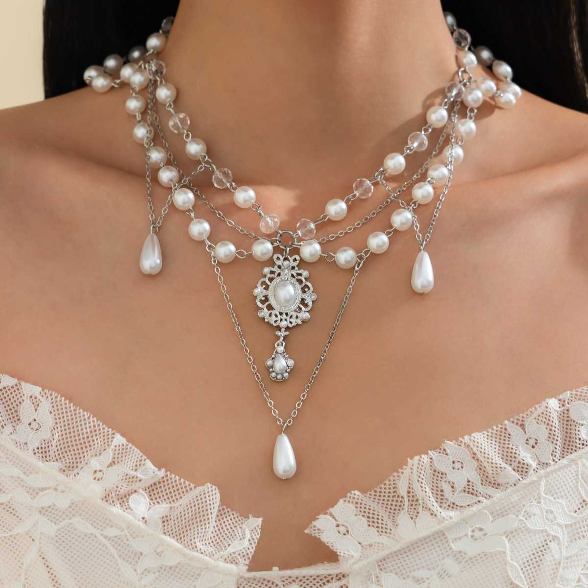 Pearl teardrop pendant clavicle necklace