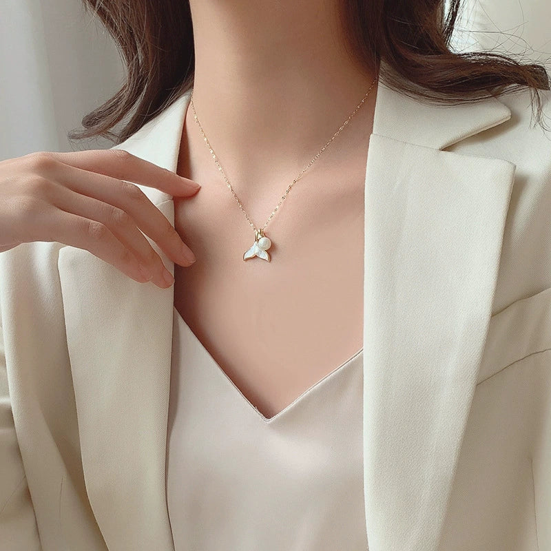 18K Gold Fishtail Pearl Necklace