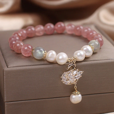White Swan?Strawberry Crystal Moonstone Bracelet