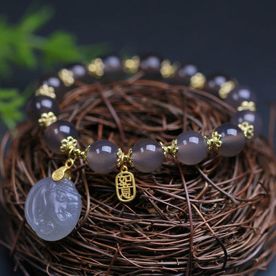 Guardian • Gray agate bracelet