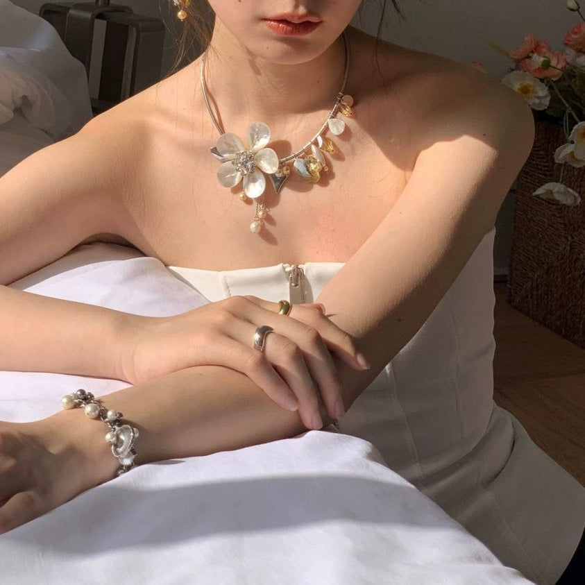 Flower Pearl Necklace
