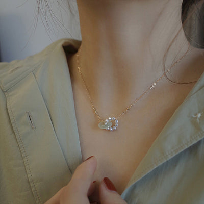 Gentle Double Ring Emerald Jade stone & Pearl Neckl