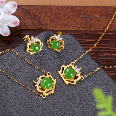 Diamond Crown Emerald Jade Stone Pendant Necklace