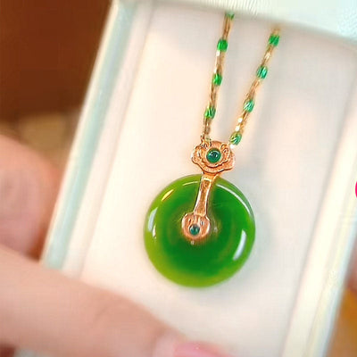 Lucky circle • Natural Emerald Jade Stone Necklace