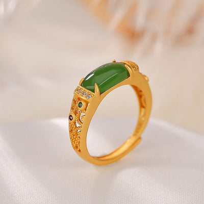 Retro Saddle Emerald Jade Stone Ring