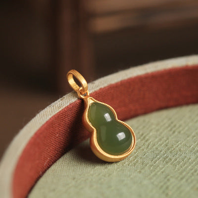 Lucky gourd • Natural Emerald Jade stone necklace