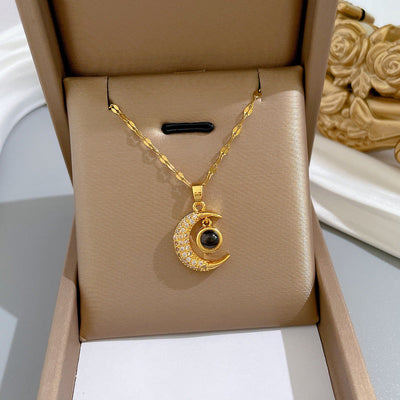 Guide the way forward ? Moon Necklace