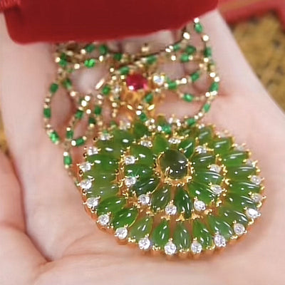 Multi-petal flower natural crystal necklace