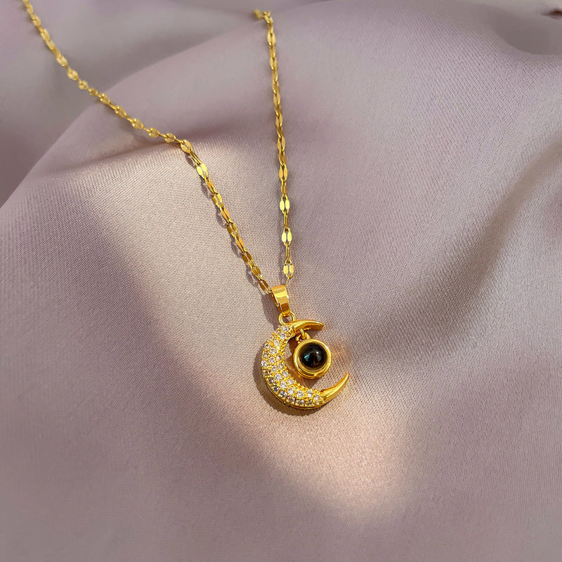 Guide the way forward ? Moon Necklace