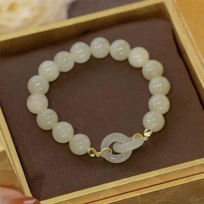 Interlocking circles • Emerald Jade stone bracelet